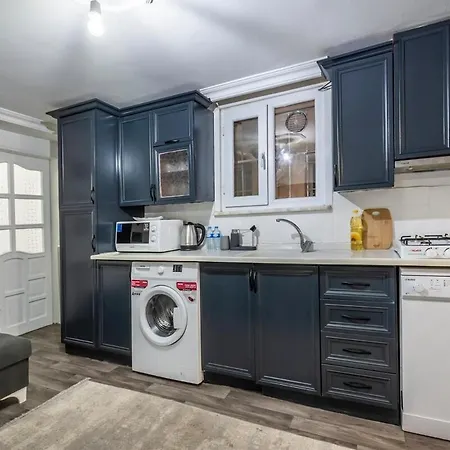 Cozy 2 Bedroom In Cihangir アパート