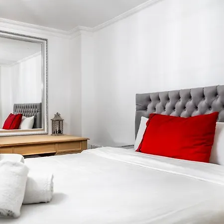 Cozy 2 Bedroom In Cihangir アパート イスタンブール