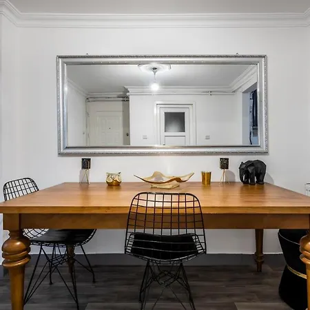 Cozy 2 Bedroom In Cihangir Apartment Istanbul