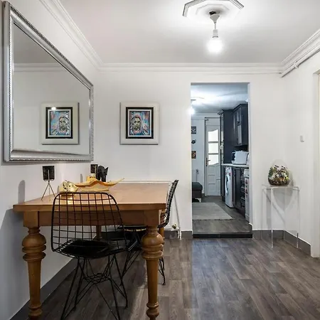 Cozy 2 Bedroom In Cihangir
