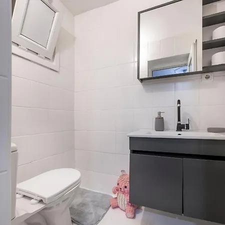 Appartamento Cozy 2 Bedroom In Cihangir